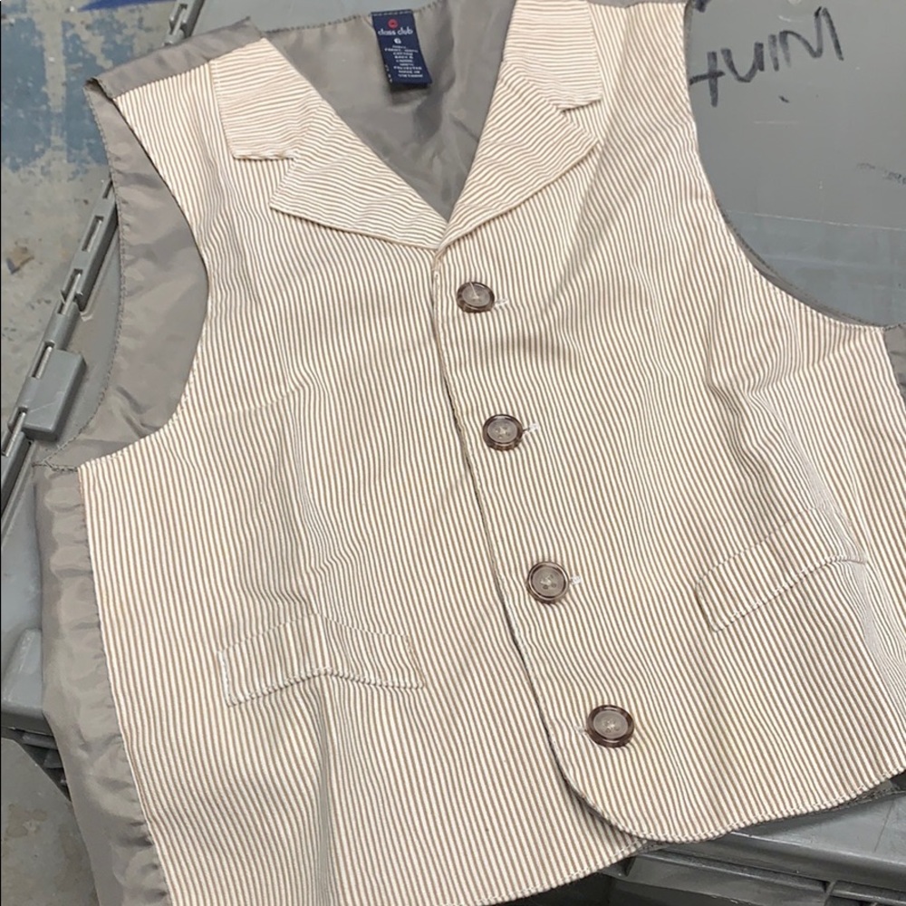 Boys Vest Classic Club Size 6